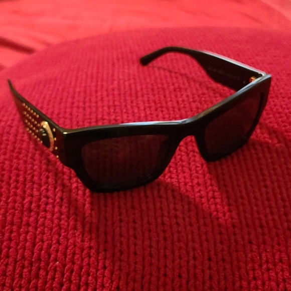 Versace - Picture 10 of 10